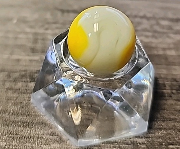 Kokomo Opalescent Yellow Marble