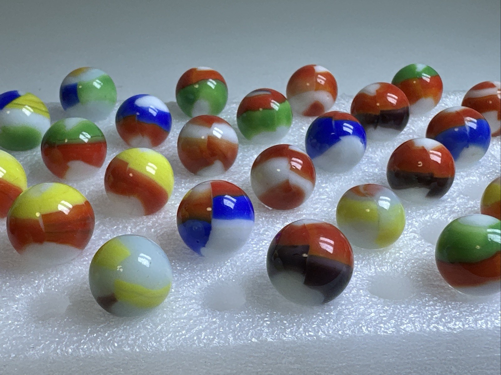 303 Lot Of 30 Vintage Marble King Rainbo Marbles!