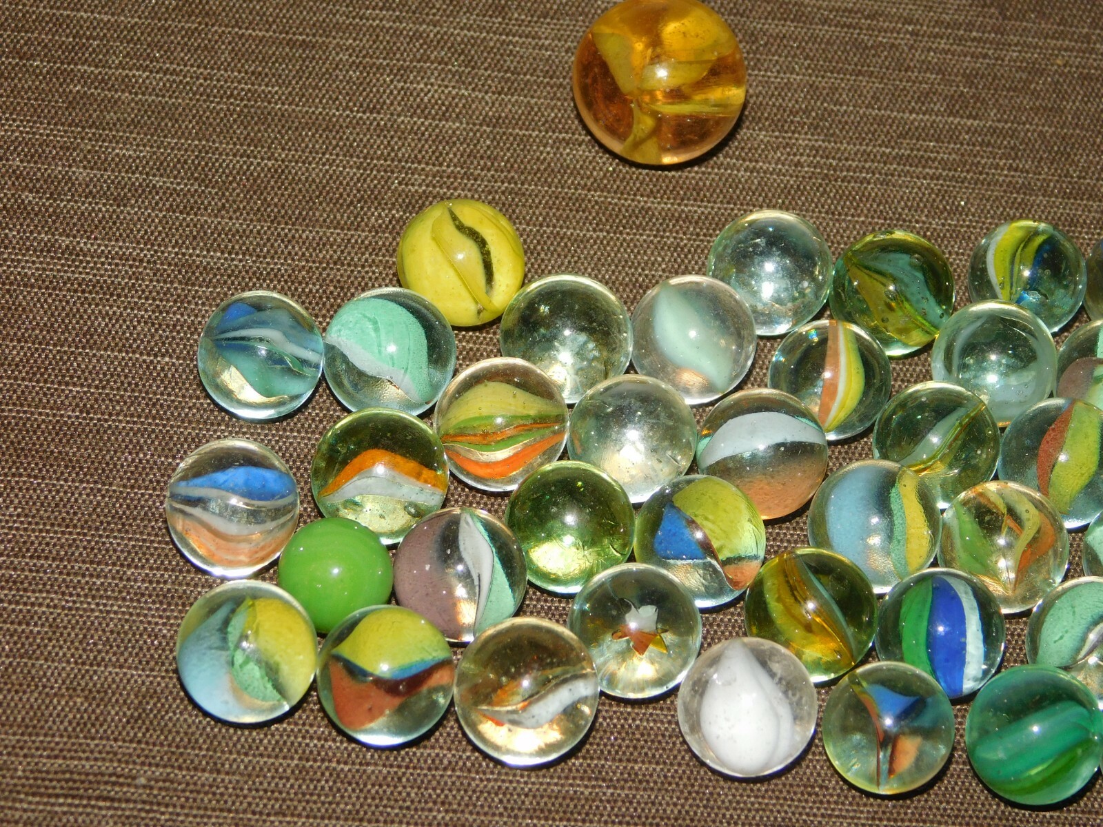 VINTAGE TOY GAME 59 MARBLES VARIOUS SIZES & AGES