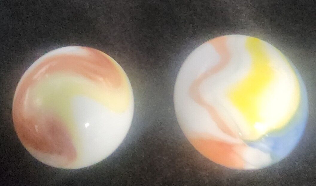 4 VINTAGE 1 INCH LARGE SHOOTER WHITE MILK GLASS MARBLES PASTEL SWIRL BURNT ZEBRA