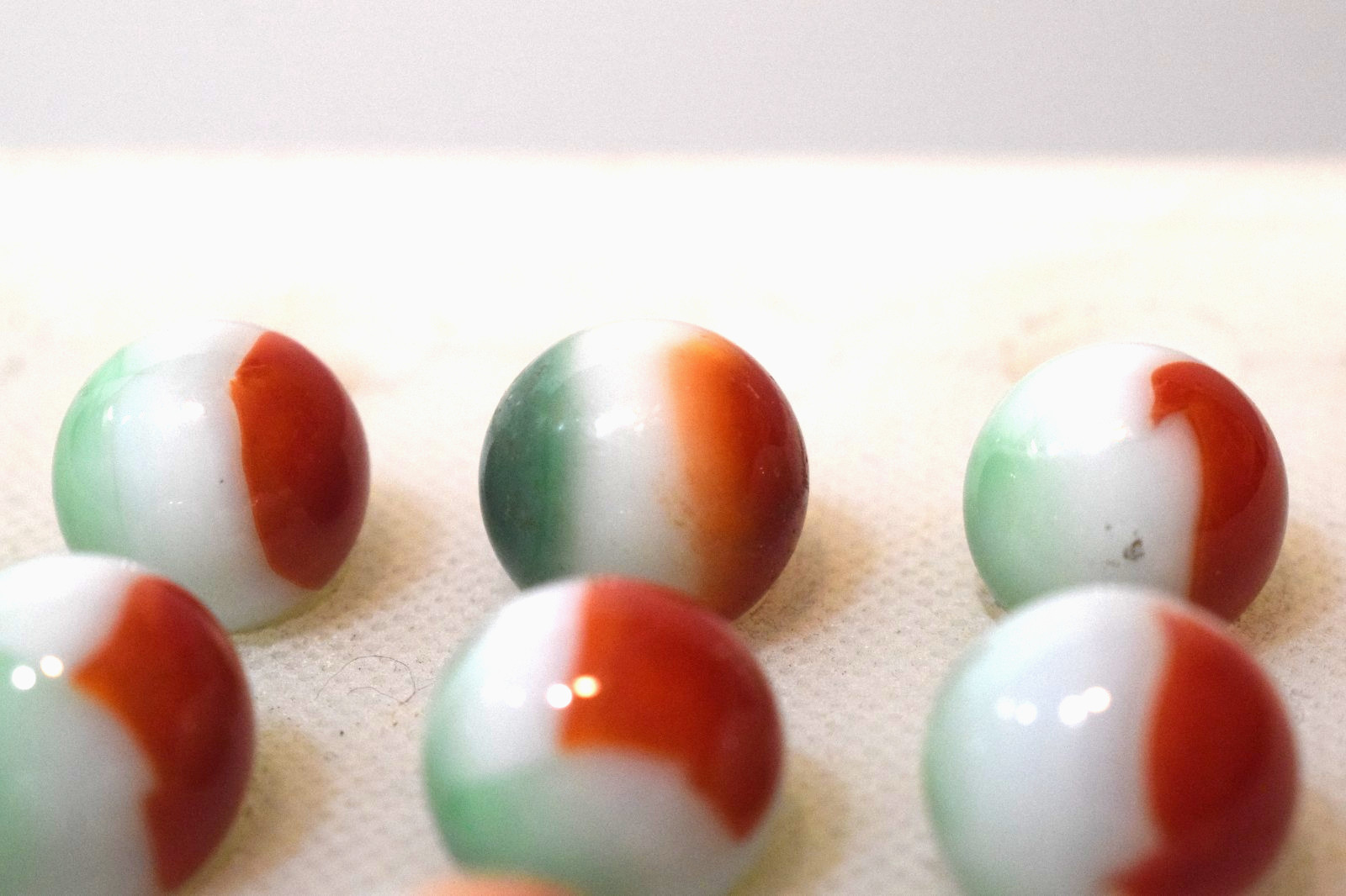 ARKO AGATE MARBLES POPEYE RED SHAMROCK GREEN PATCH OPAQUE WHITE VINTAGE GLASS