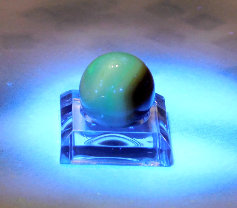 Vintage Marble UV Reactive Glass Sky Blue Brown Red Swirl Opaque 0.63″ Mint #U-1