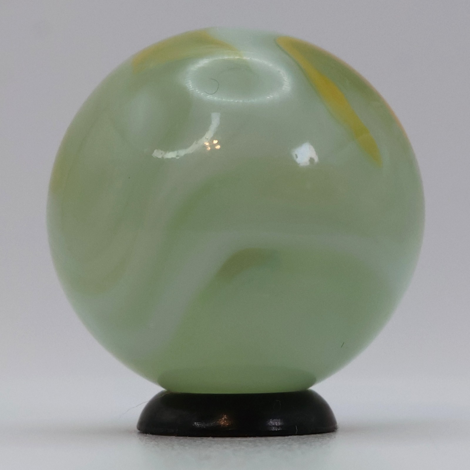 1″ Vitro Agate Conqueror Phantom? Yellow MINT