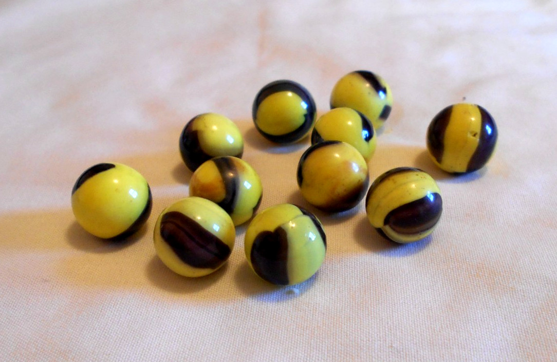 Vintage 11 Yellow Brown Red Streak Marbles, 1950-1960’s Two Sizes, Ungraded