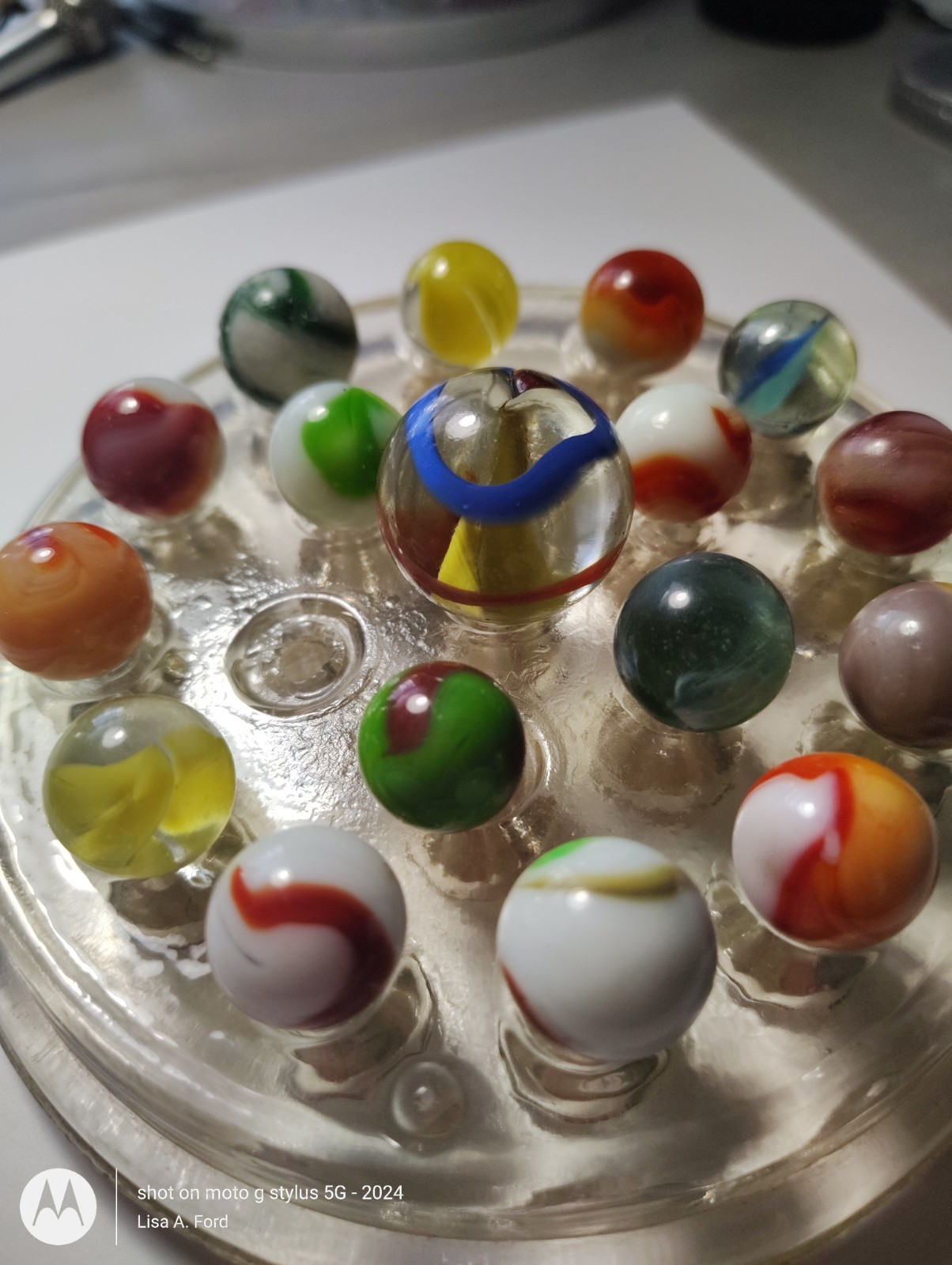 Vintage Lot 17 Akro Agate Peltier Alley Vitro Glass Marbles + 1″ Ribbon Shooter