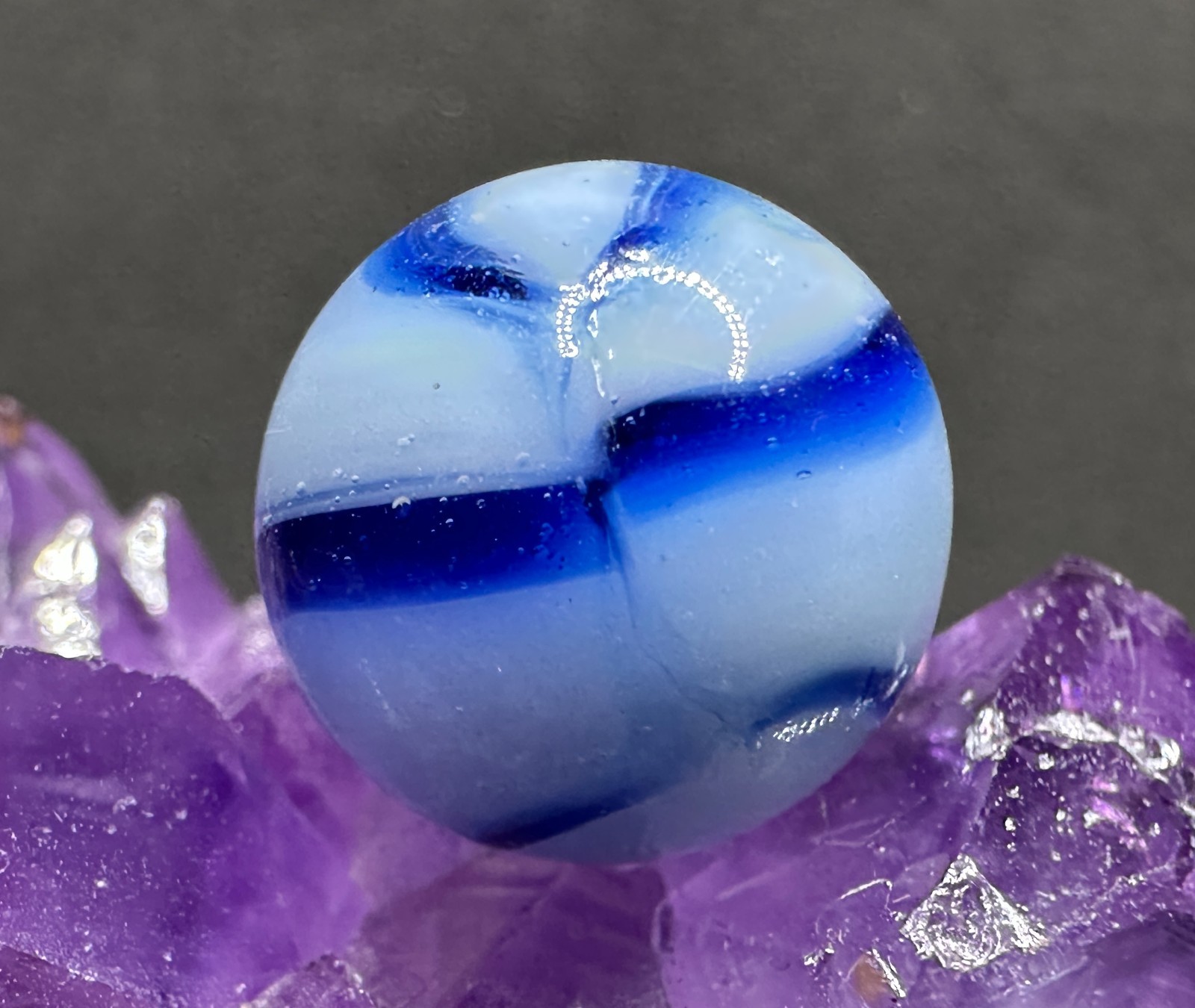 Vintage Peltier Glass Rainbo SIX FINGER Marble – Blue & White – .60″ NICE!