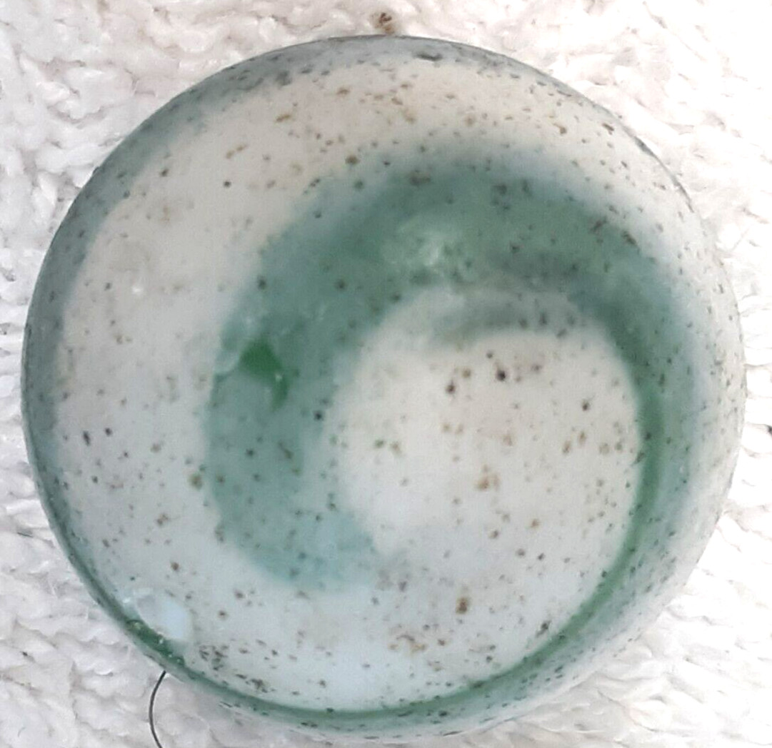 ANTIQUE TRANSITIONAL HAND GATHERED 1 1/4 INCH GREEN AND WHITE “9” WITH TAIL