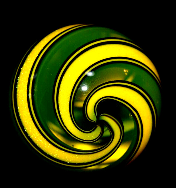 HOT HOUSE GLASS MARBLE/1.430″-SUNFLOWER DICHROIC STRIPE-BLACK,TRANS.YELLOW