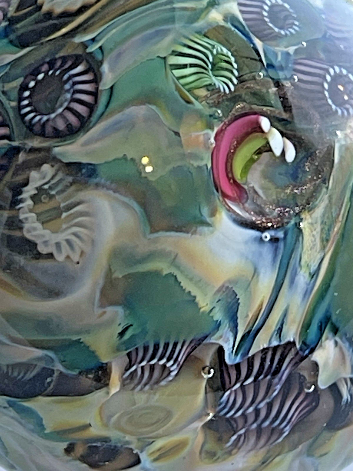 05 BOBBIE & EDDIE SEESE MARBLE SIGNED DICHROIC GLASS ART 1.95″ JELLYFISH FIELDS