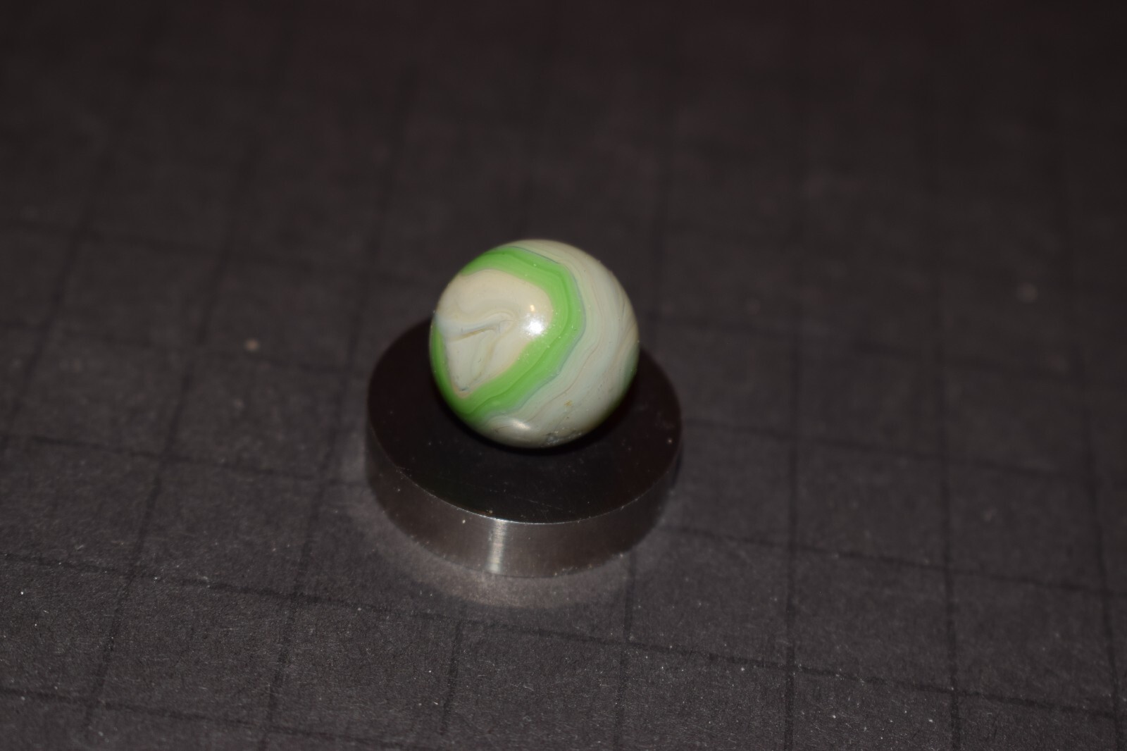 Alley/Ravenswood 💡Electric Green Gray Base Ribbon Toy Marble Size .640″ NM