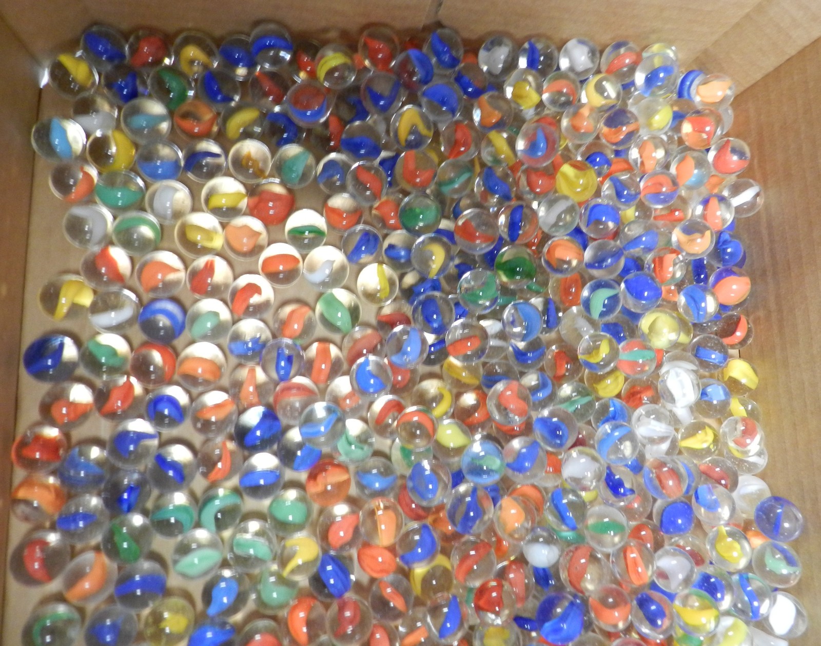 #19742m Huge Wholesale Bulk Lot of 500 Peltier Glass Cat’s Eye Marbles