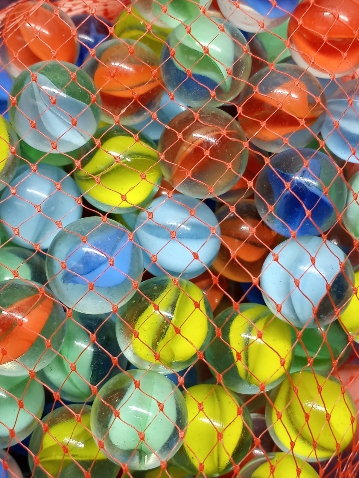Vintage GLASS MARBLES 1981 BAG OF 98 IMPERIAL 7851 TWO SHOOTERS