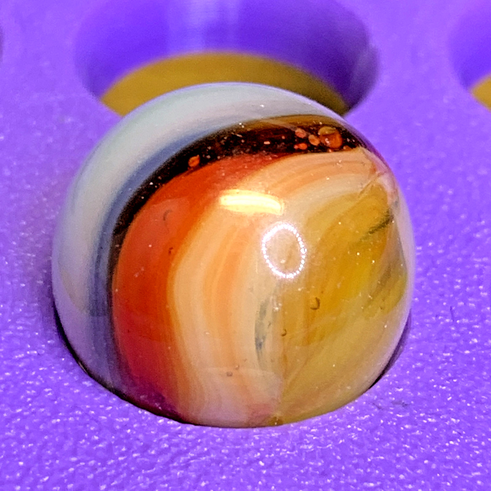 VERY NICE MASTER SUNBURST SPARKLER SMALL CHIP BUBBLES WHISPY COLORS .63″ 10B/04