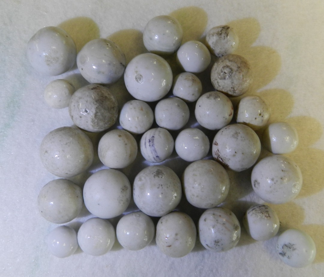 #20931m Vintage Group of Old Clay or China Marbles .45 to .76 Inches