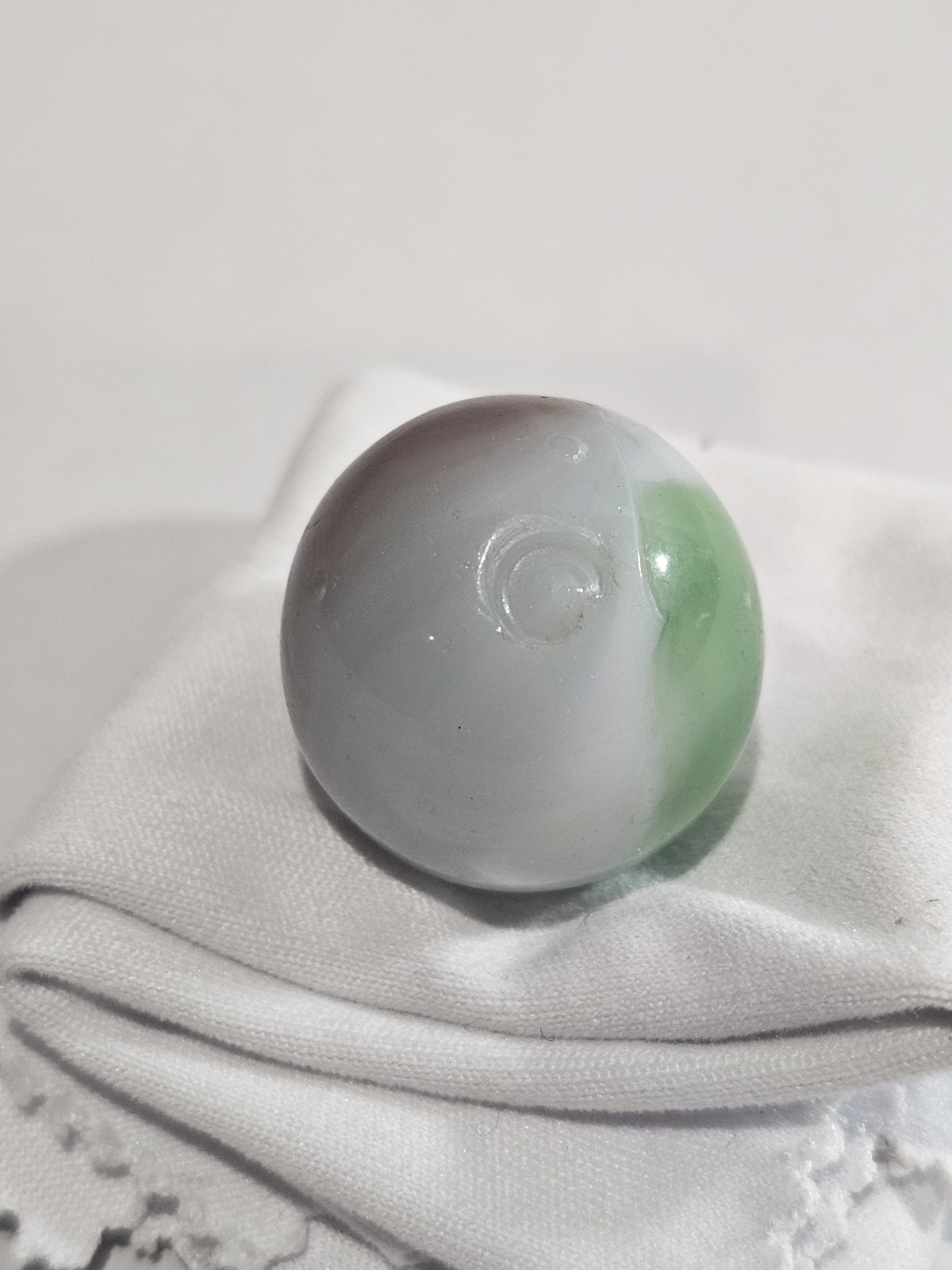 Vintage Akro Agate Green/White & Brown Glass Marble – 1″