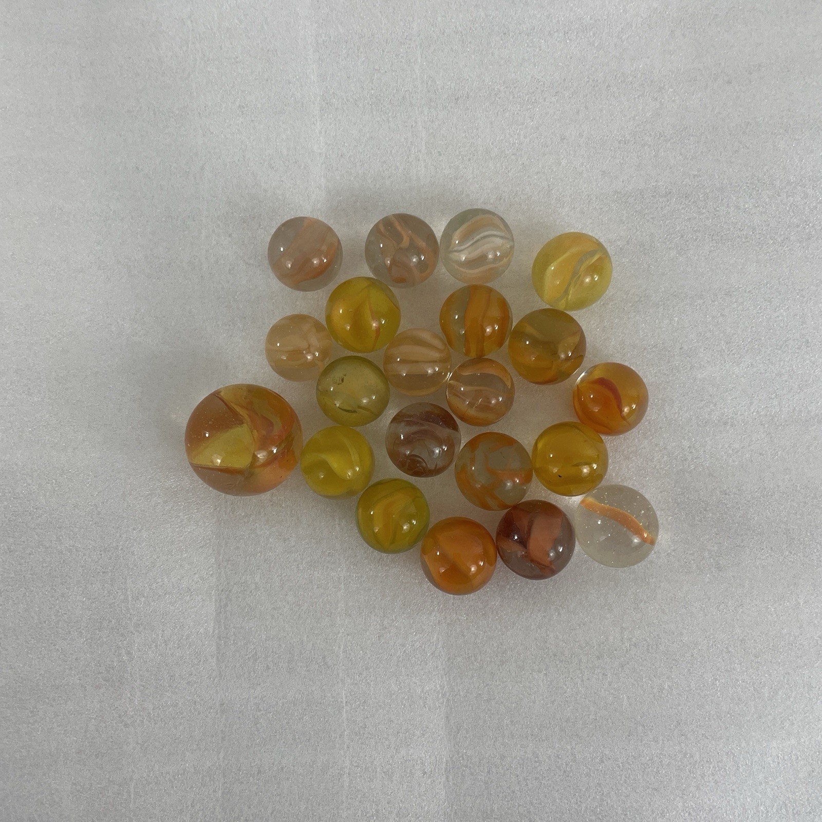 Vintage 50s Butterscotch Gold Yellow Cat Eyes Marbles with Shooter (21)