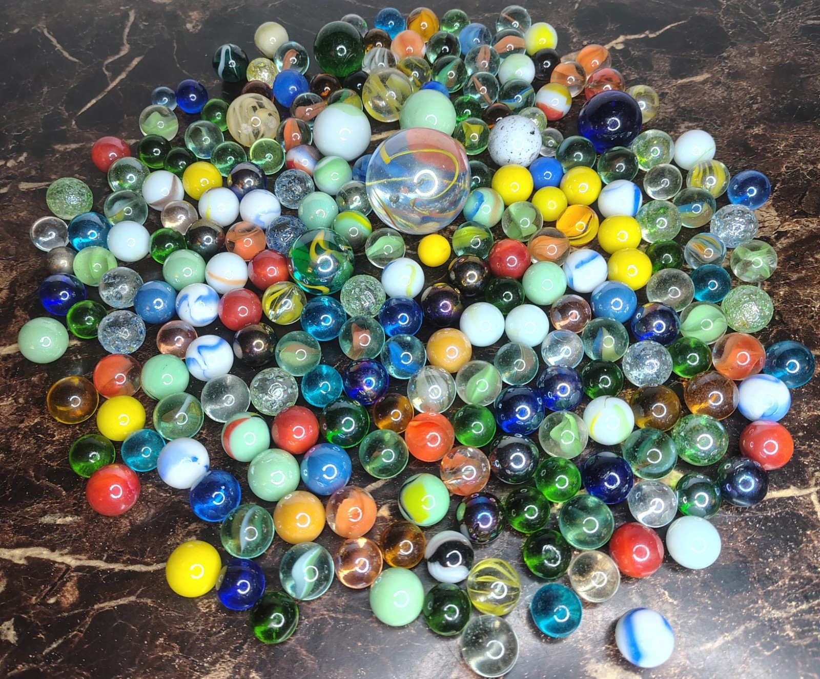200+ VINTAGE GLASS MARBLES Swirls Opaque Shooters Excellent Shape