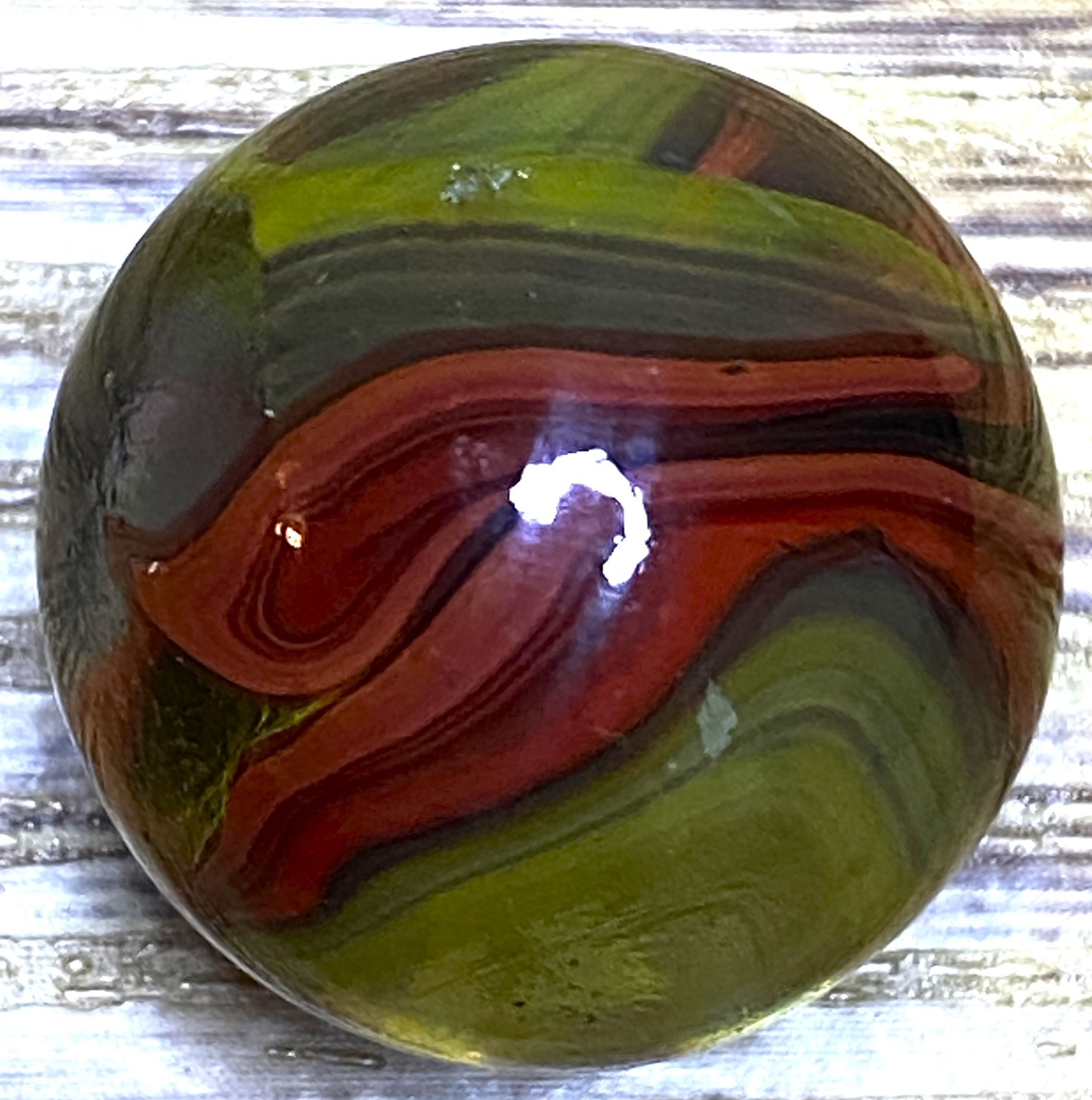 OXBLOOD AND INTERNAL RIBBONS CLEAR BASE SHOOTER SIZE .74″ 8B/118