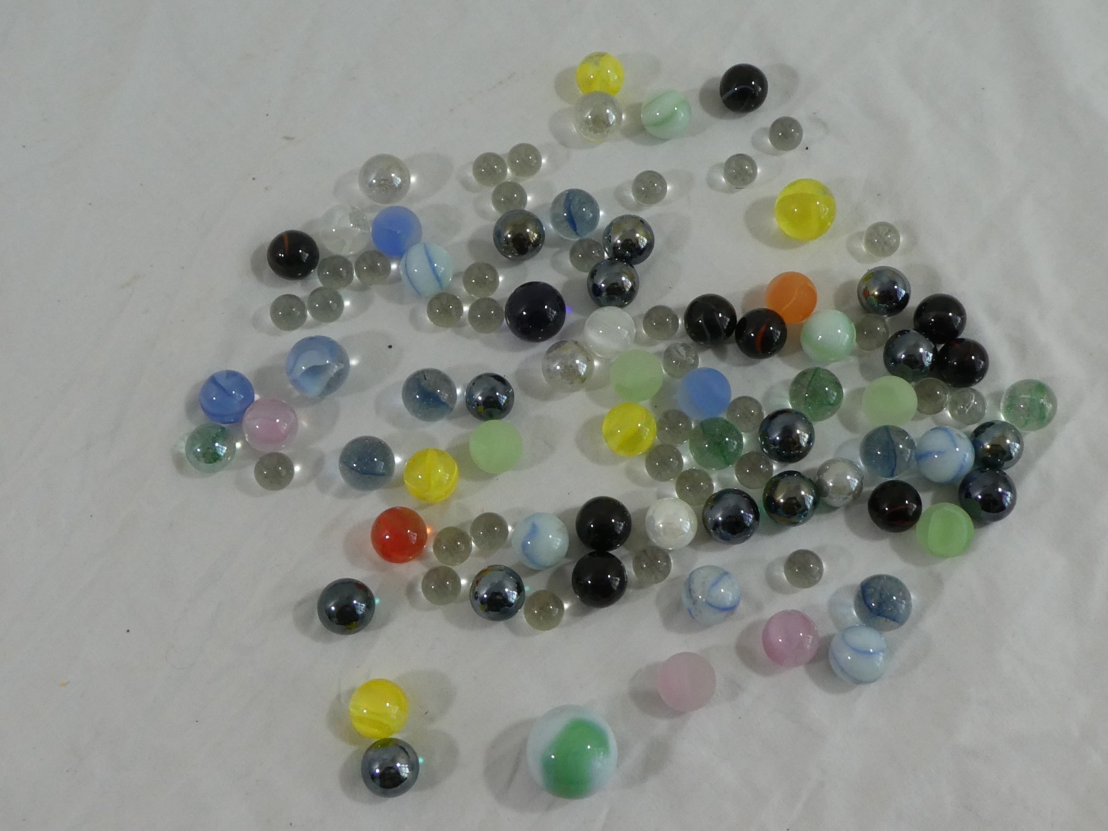 Channel Craft 98 Assorted Classic Multi Colored Glass Marbles Made USA Handbook