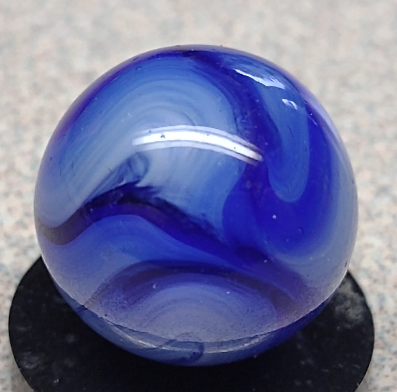 West Virginia Swirl marble-CAIRO? Jackson? ALLEY? .62″ NM+, Transp. Cobalt base