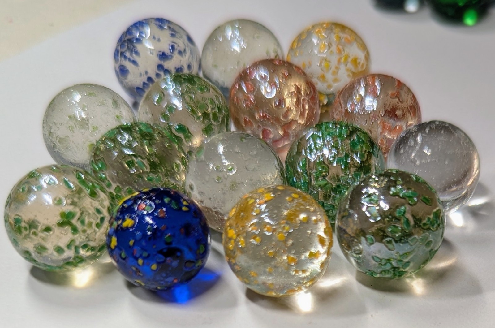 72 VINTAGE MARBLES Mix Lot CATS EYE 6-8 Vein CONFETTI Speckled CLEAR COLOR GLASS