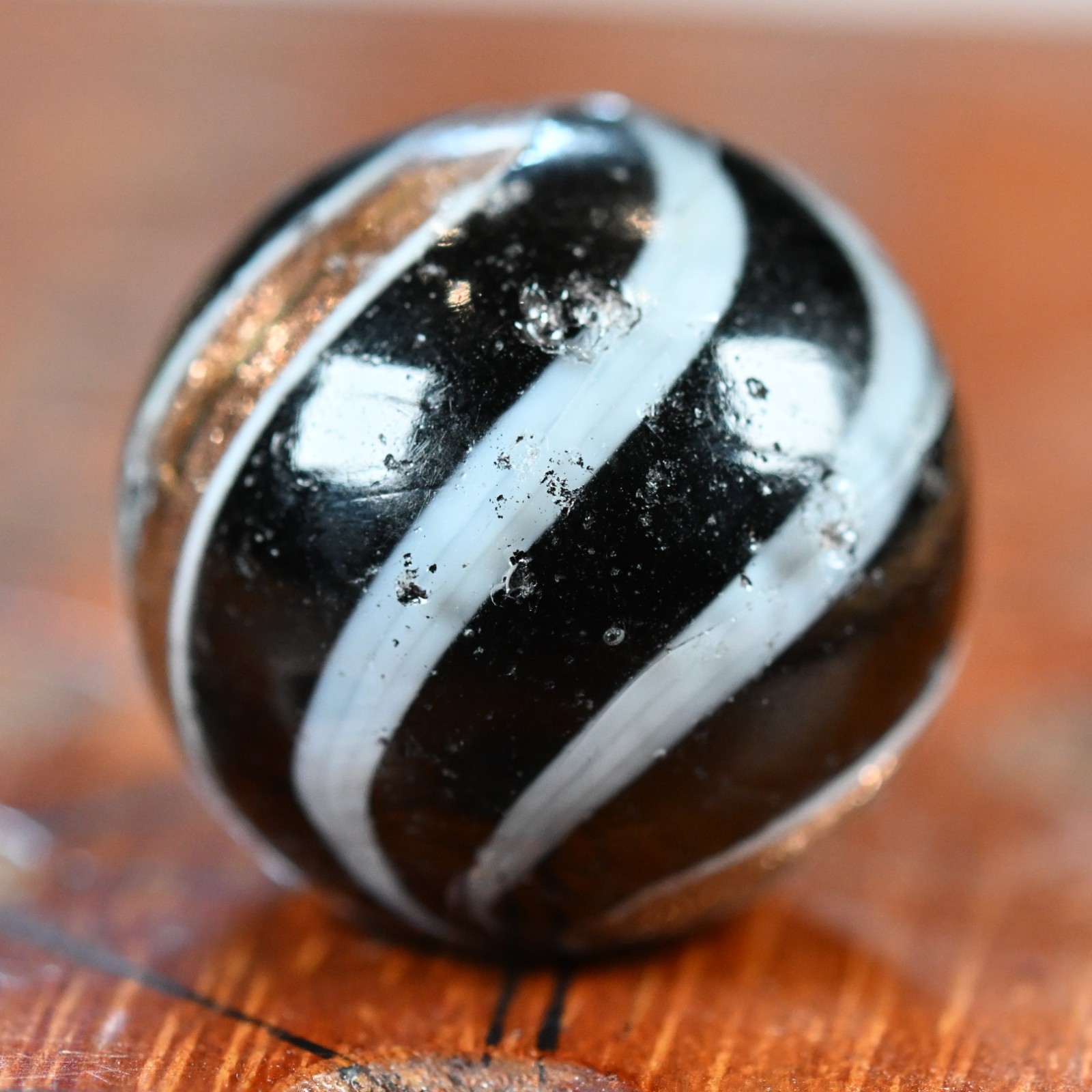Black Base White Banded Lutz Marble, Handmade 0.82 inch, Near Mint- German S1644