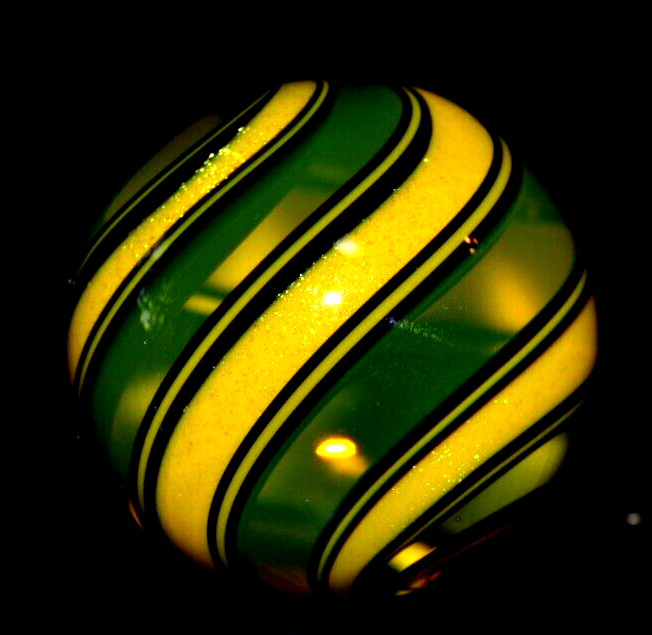 HOT HOUSE GLASS MARBLE/1.430″-SUNFLOWER DICHROIC STRIPE-BLACK,TRANS.YELLOW