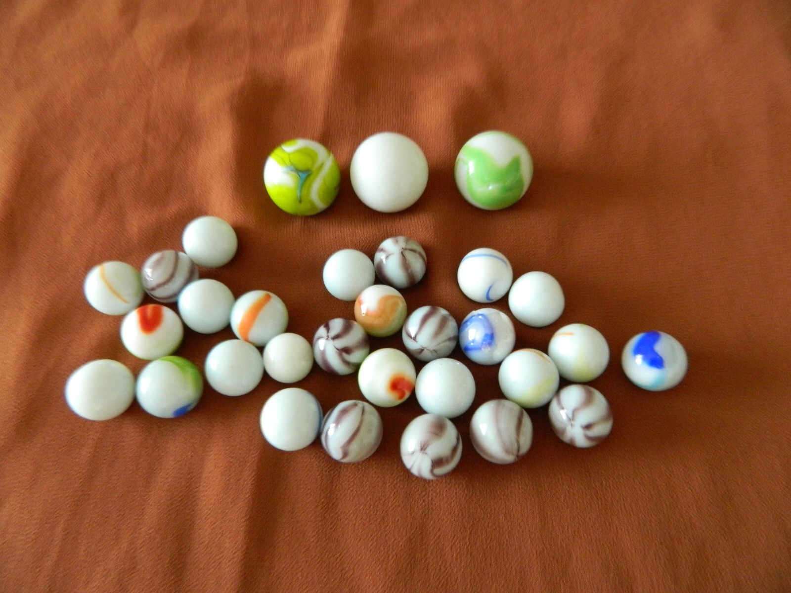 VTG MILK GLASS MARBLES White Green Blue Purple Red Swirl UV Medium & Small Lot