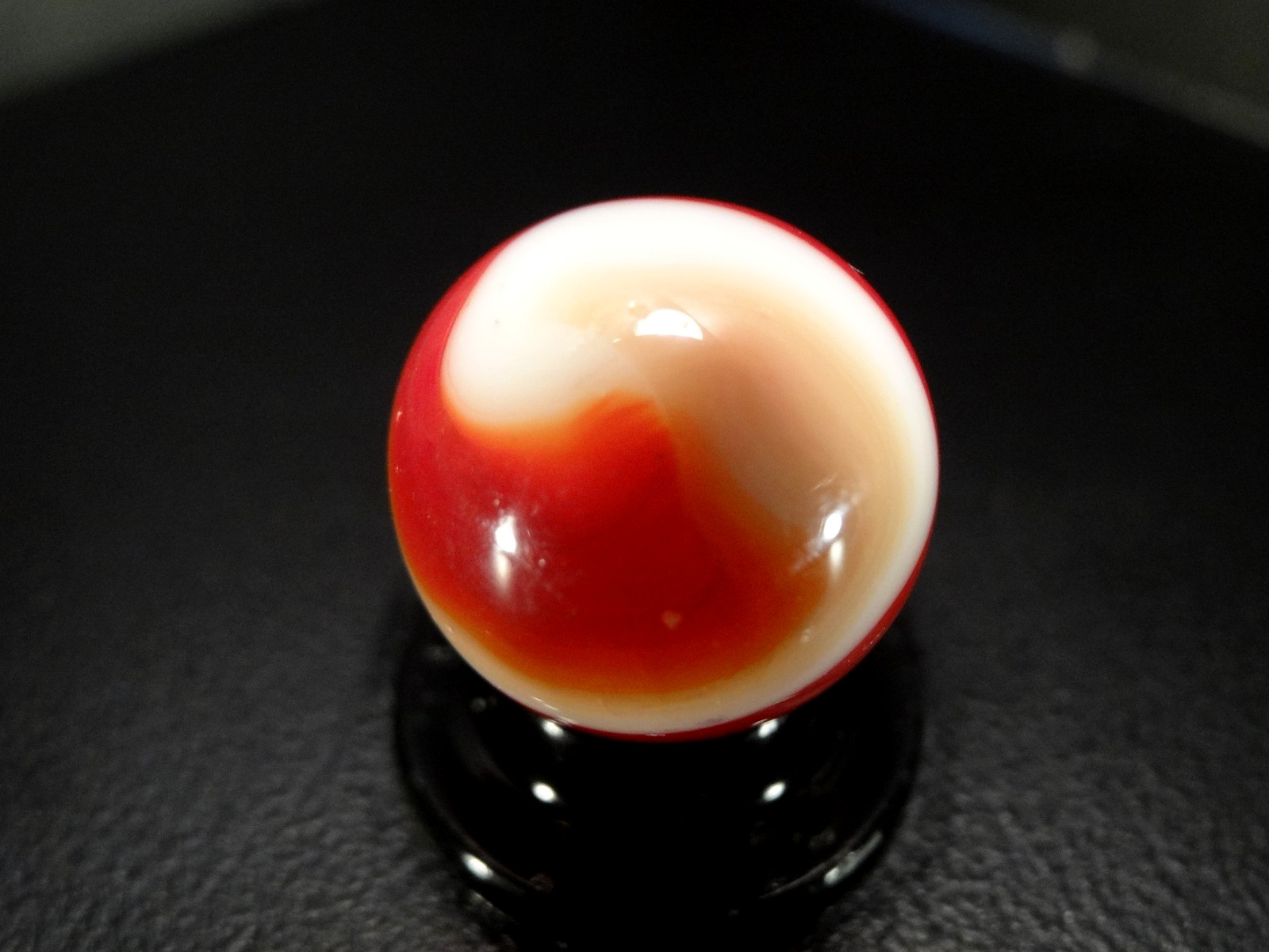 AKRO AGATE TRI COLOR RED-PURPLE-WHITE Rich colors