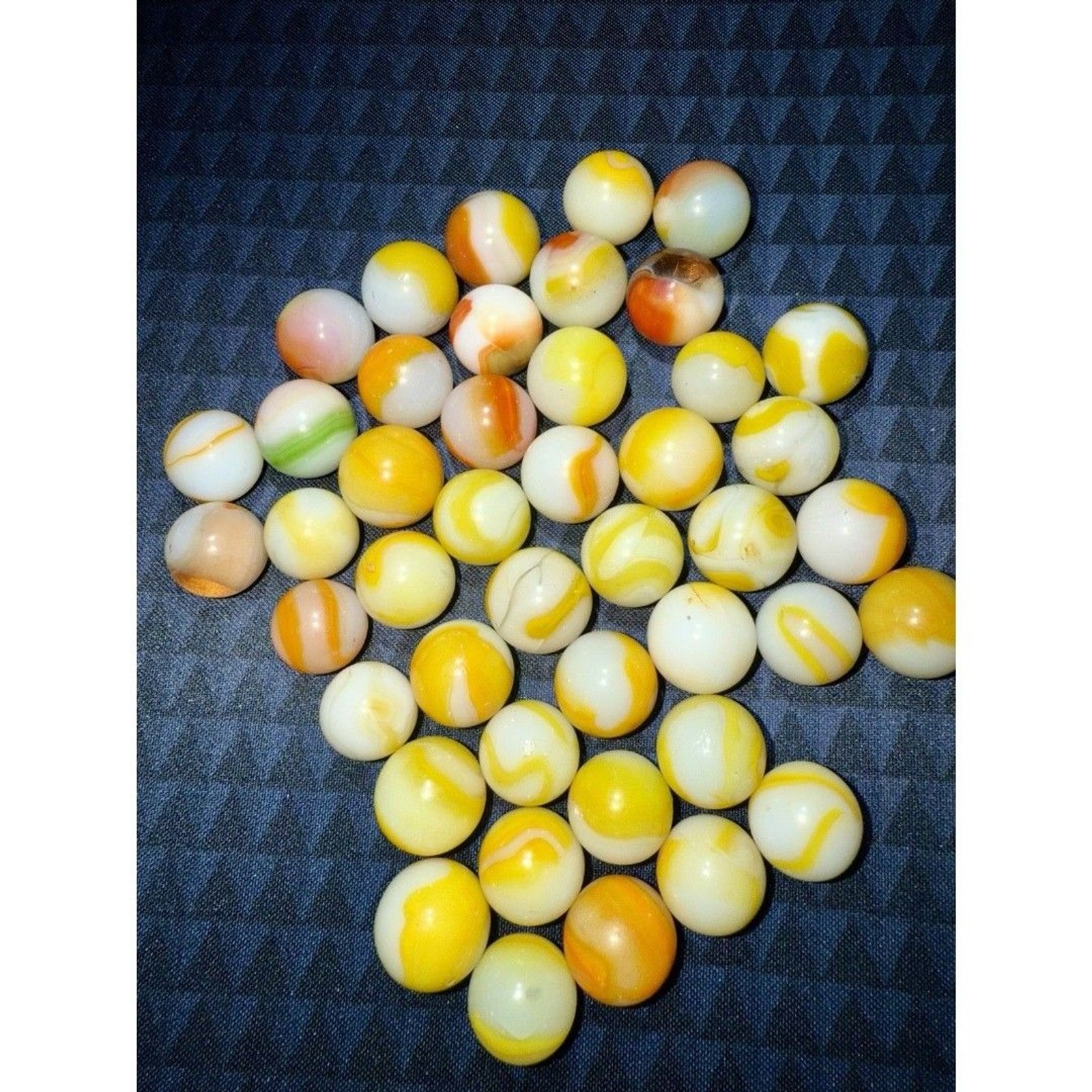 VTG Akro Agate Peltier Marbles Lot – 44pc Rainbow Yellow UV Glow