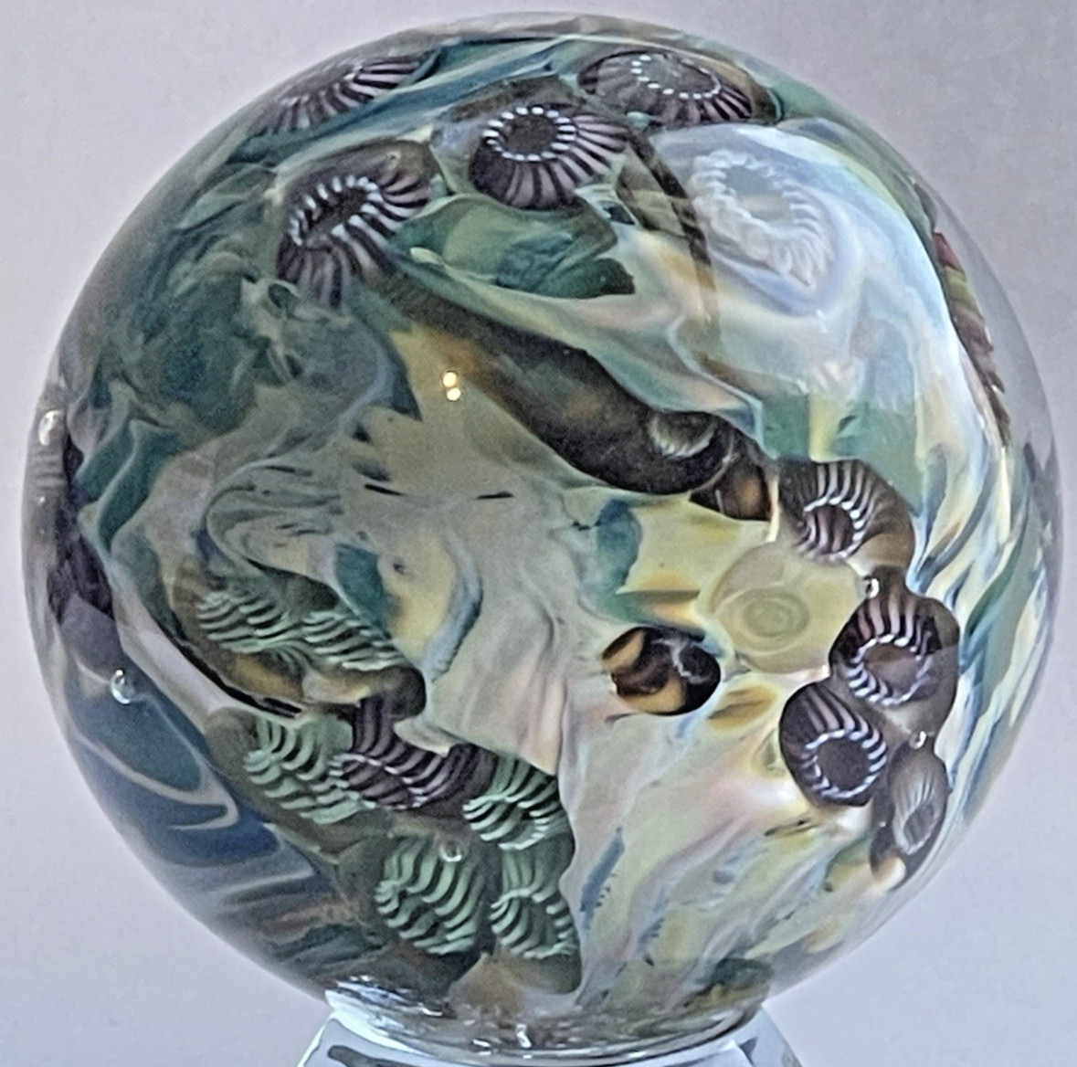 05 BOBBIE & EDDIE SEESE MARBLE SIGNED DICHROIC GLASS ART 1.95″ JELLYFISH FIELDS