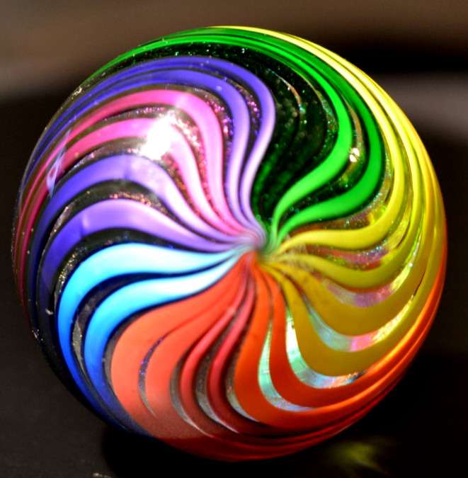 JAMES ALLOWAY GLASS MARBLE/2.849″-RAINBOW SWIRL # 195-STAND/WORLDWIDE FAST SHIP