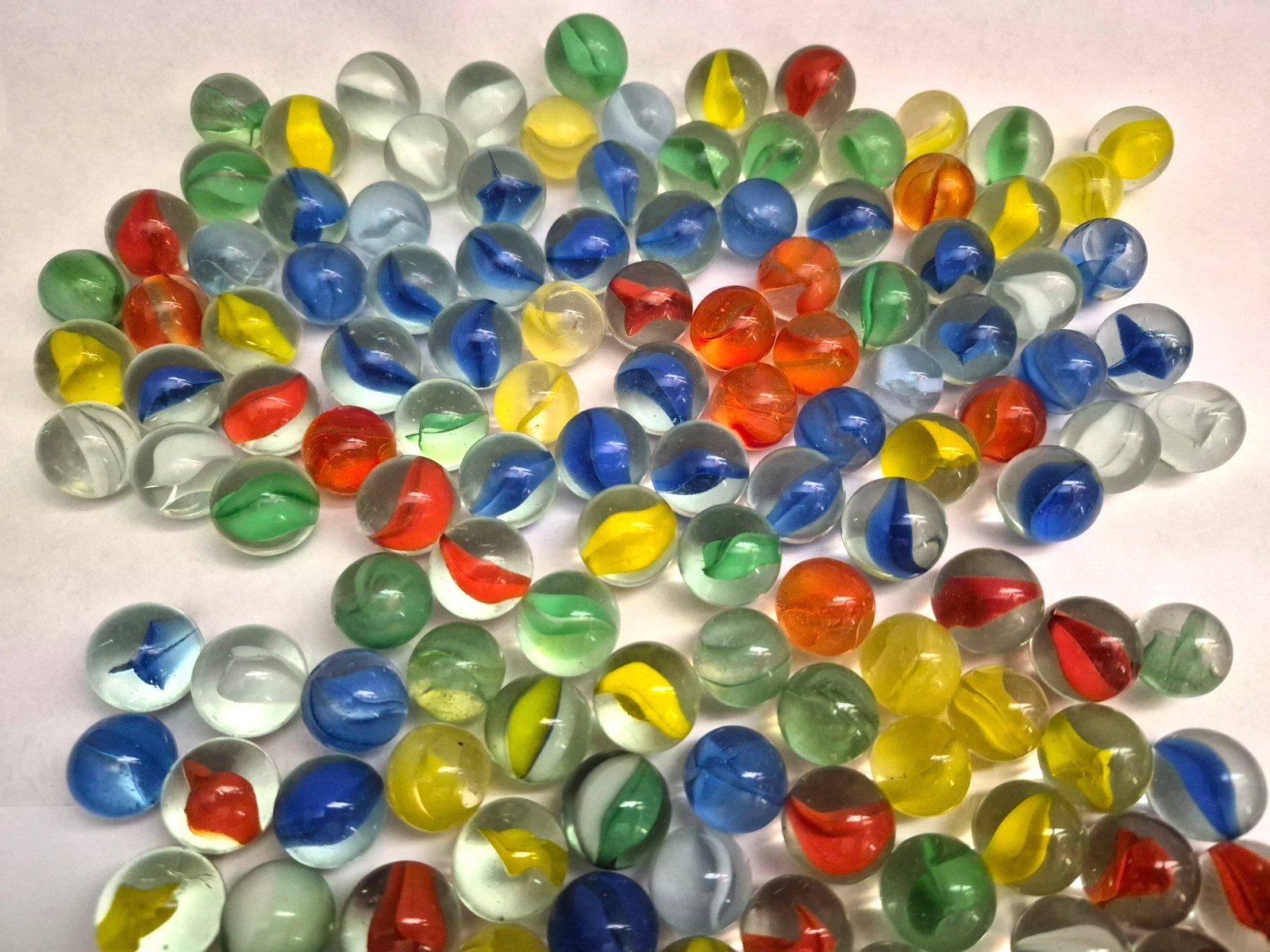 Lot 208 VTG 1960’s/70’s Glass Marbles Agate Swirl Pearl Cats Eye Milky Solid GUC