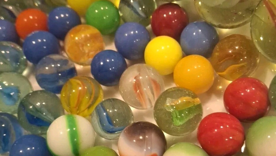 Lot of 150+ Vintage Marbles Assorted Sizes Colors