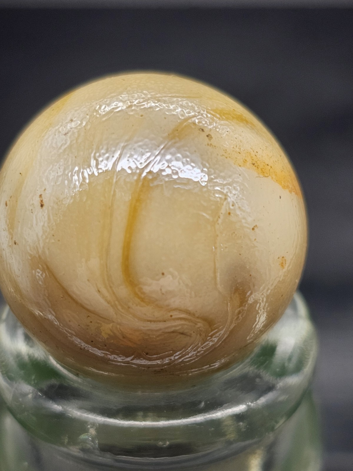 25mm Cream Honey Swirl Iridescent Shooter Marble