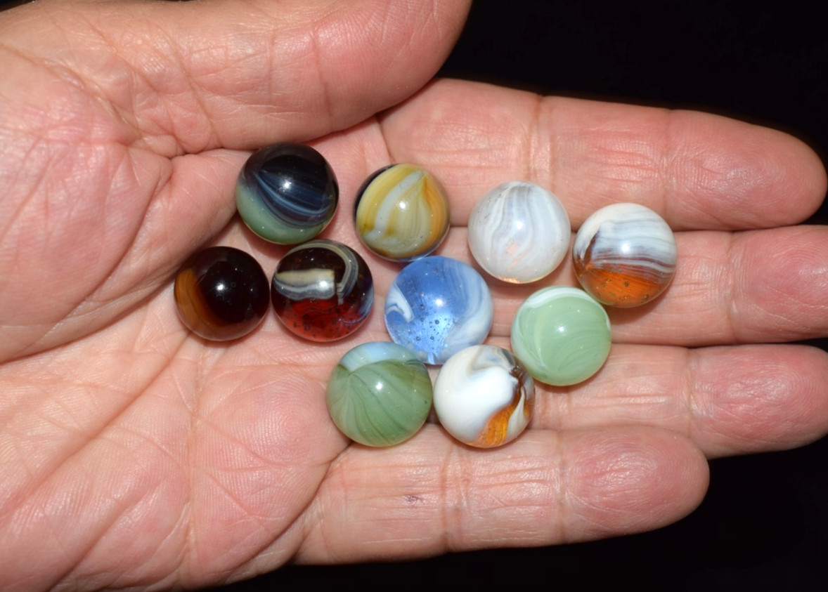 🧐👉Beautiful collector’s Lot of 10 vintage Master Marbles size .625″ MINT👈🧐