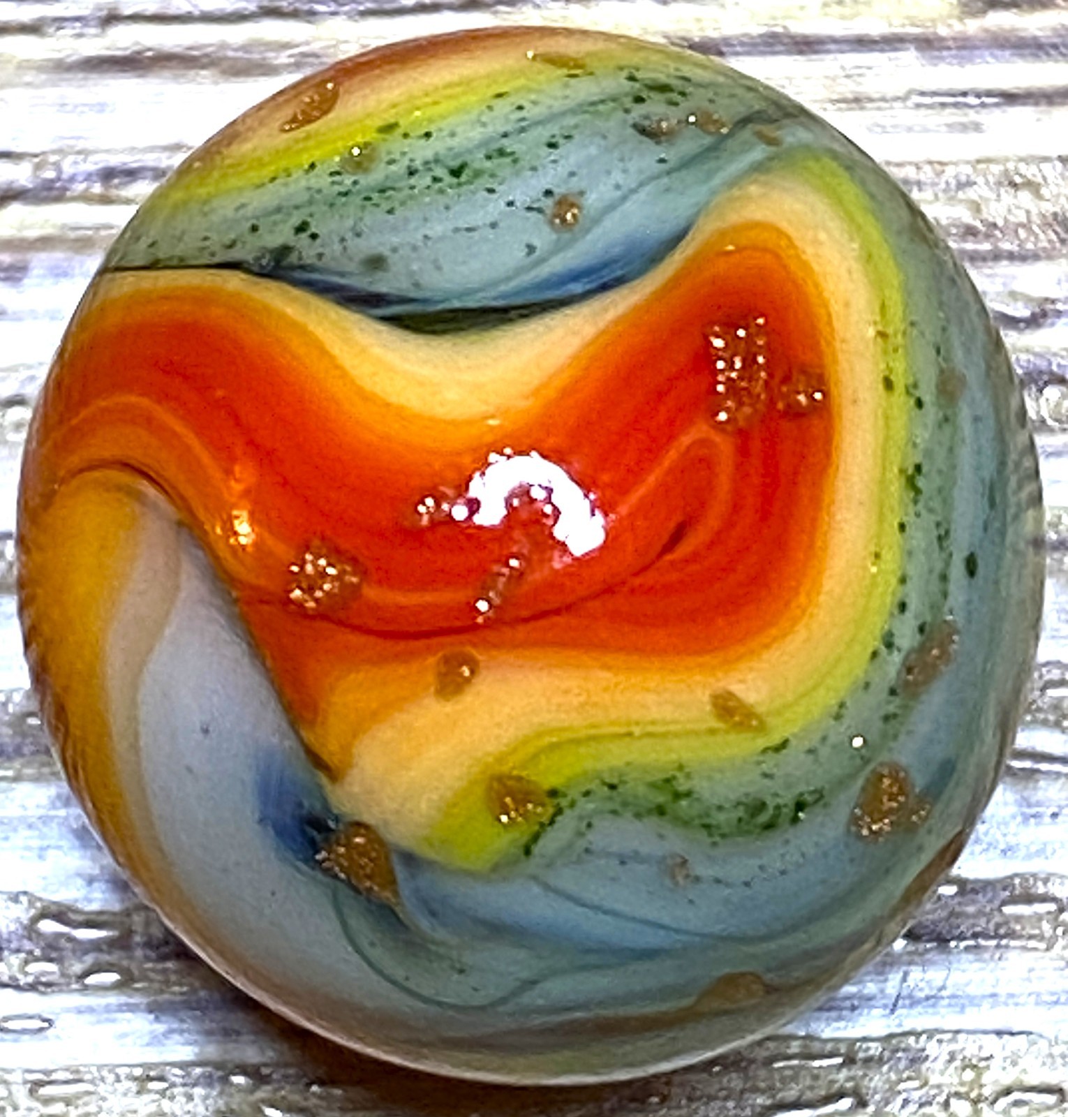JABO/DAS INCREDIBLE GOLD LUTZ RAINBOW COLORS AVENTURIN SWIRLED SHOOTER .71″ M333