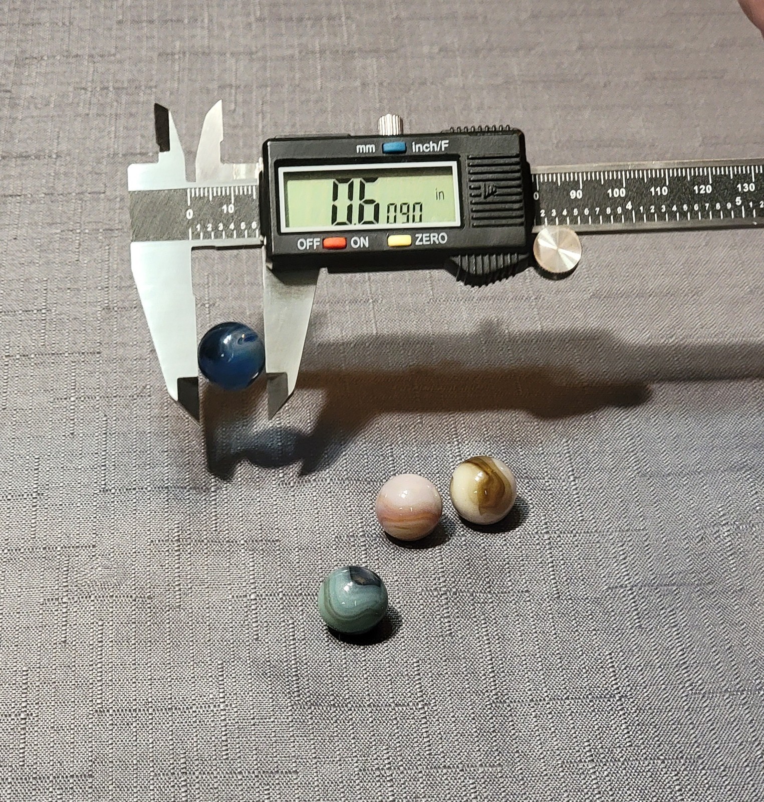 12 Vtg UV Reactive Marbles|Uranium|Cadmium|Cherry Red|Classic Mixed Lot + Stand