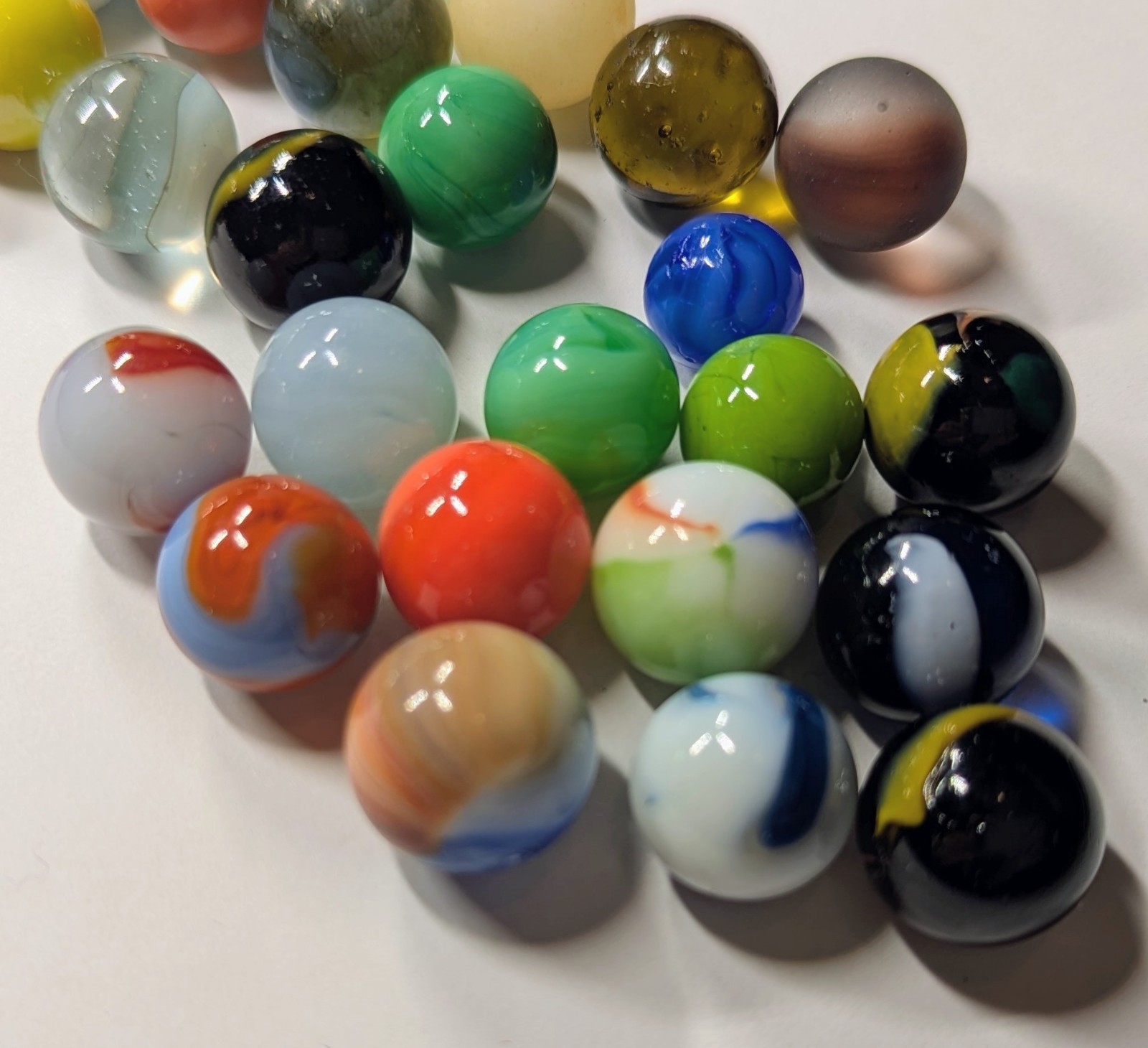 46 VINTAGE MARBLES Mixed Lot Opaque SWIRL Banded FROSTED Color Glass UV REACTIVE
