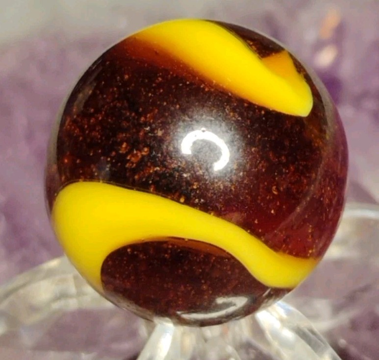 .63″ AKRO MARBLES CORKSCREW “YELLOW ON ROOT BEER BASE” RARE COLLECTOR TOY MINT-