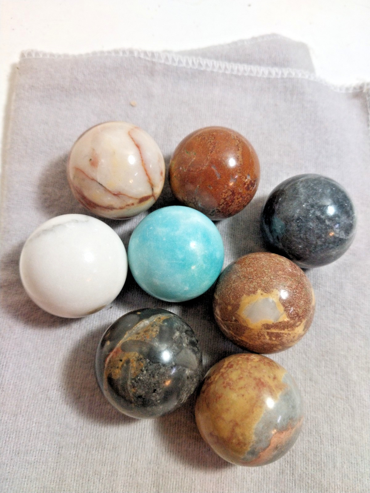 8 CARVED STONE MARBLE BALLS MEASURING 1-1/8″, FREE SHIPPING