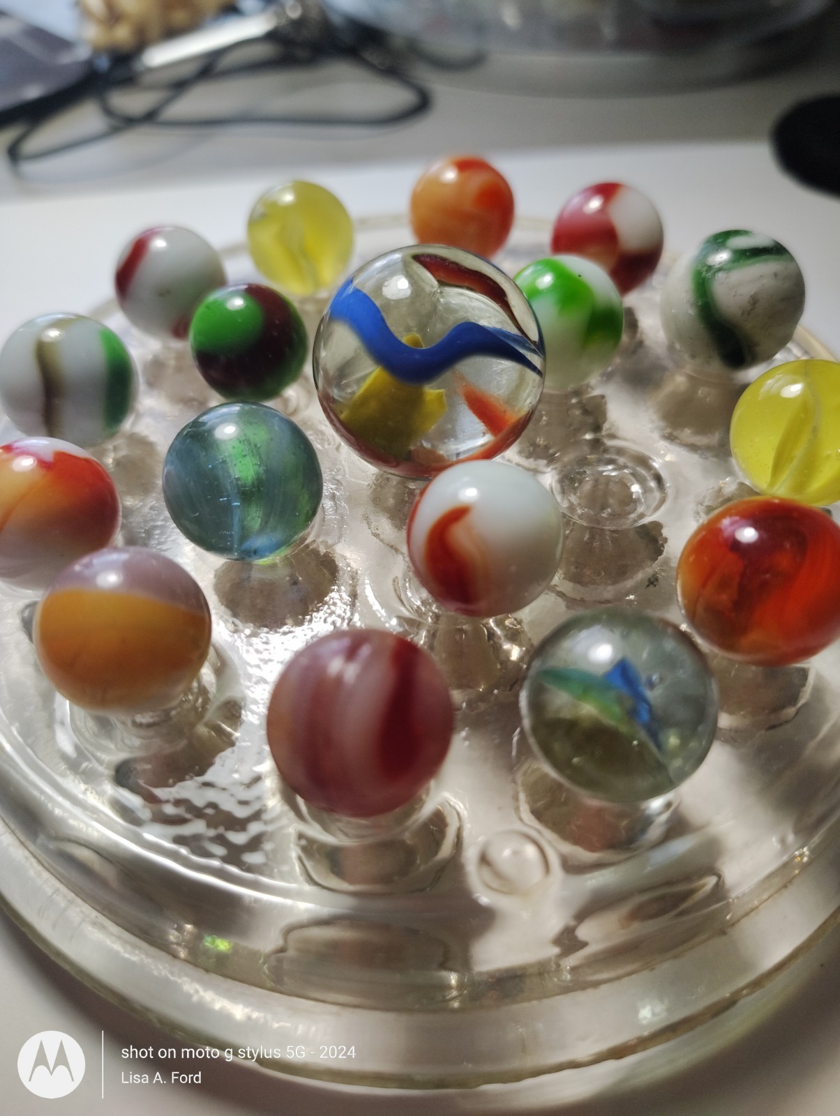 Vintage Lot 17 Akro Agate Peltier Alley Vitro Glass Marbles + 1″ Ribbon Shooter