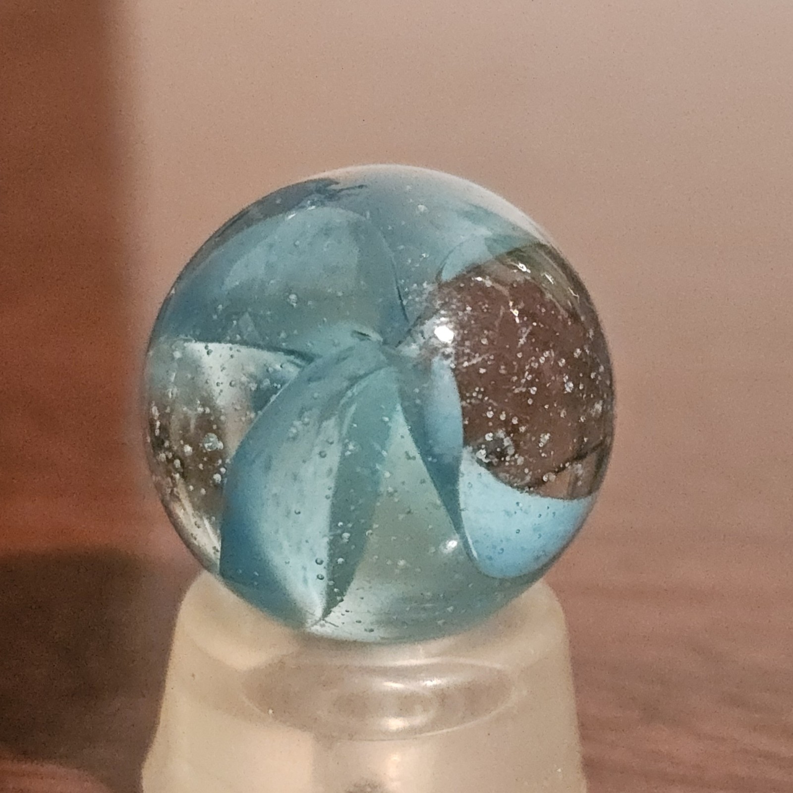 Vintage CE Bogard Blue 4-Lobe Floppy Cats Eye .937 Shooter Marble w Inclusion
