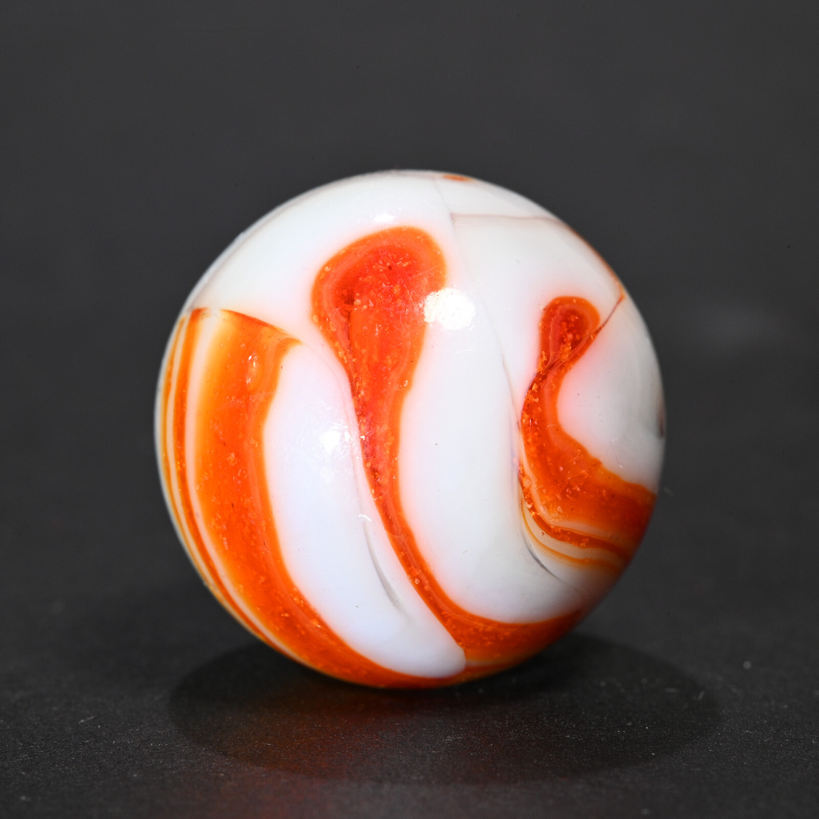 Midsize Veiligglas Opaque Vintage Marble Bold Streaky Orange 1950’s 21.1mm 13/16