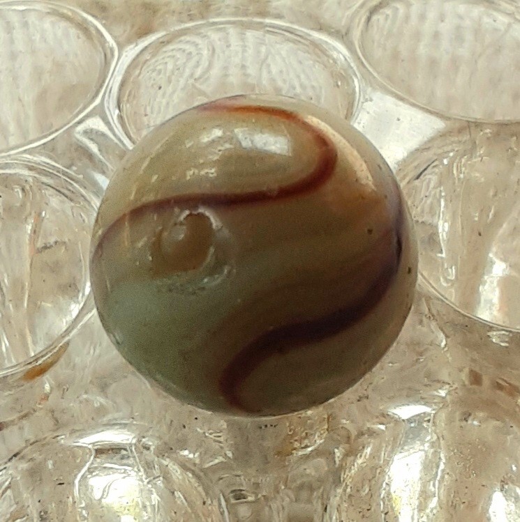 11/16″ Alley Agate Chocolate Swirl W/ UV Glass In NM 8.9 Condition ✔ 📷 .
