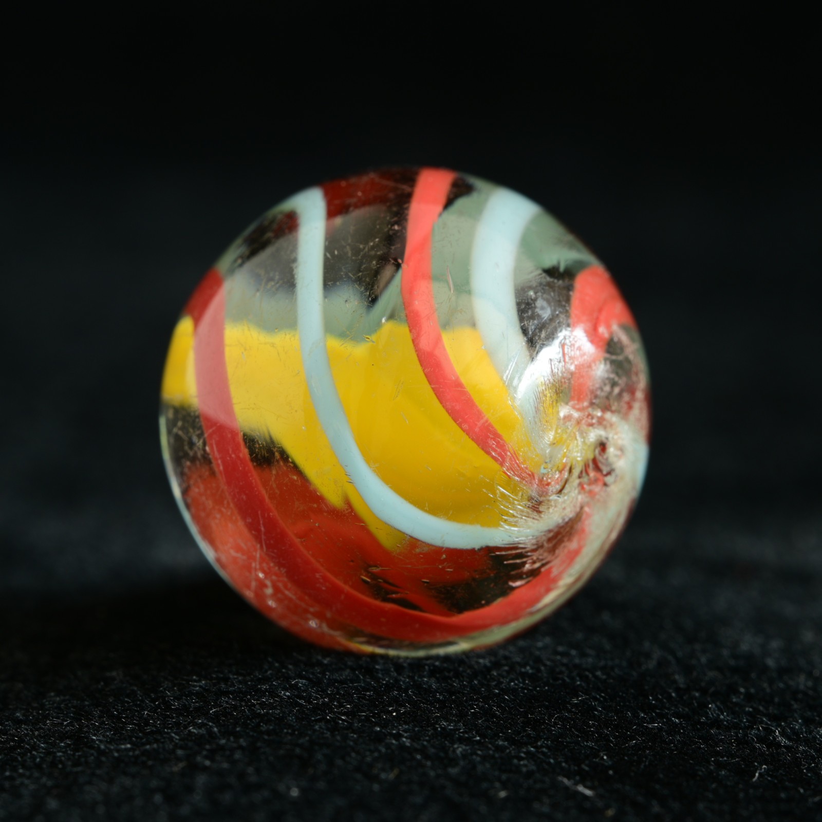 Solid Core German Handmade Antique Marble Zingy Lemon Contrast 17.4mm 21/32”
