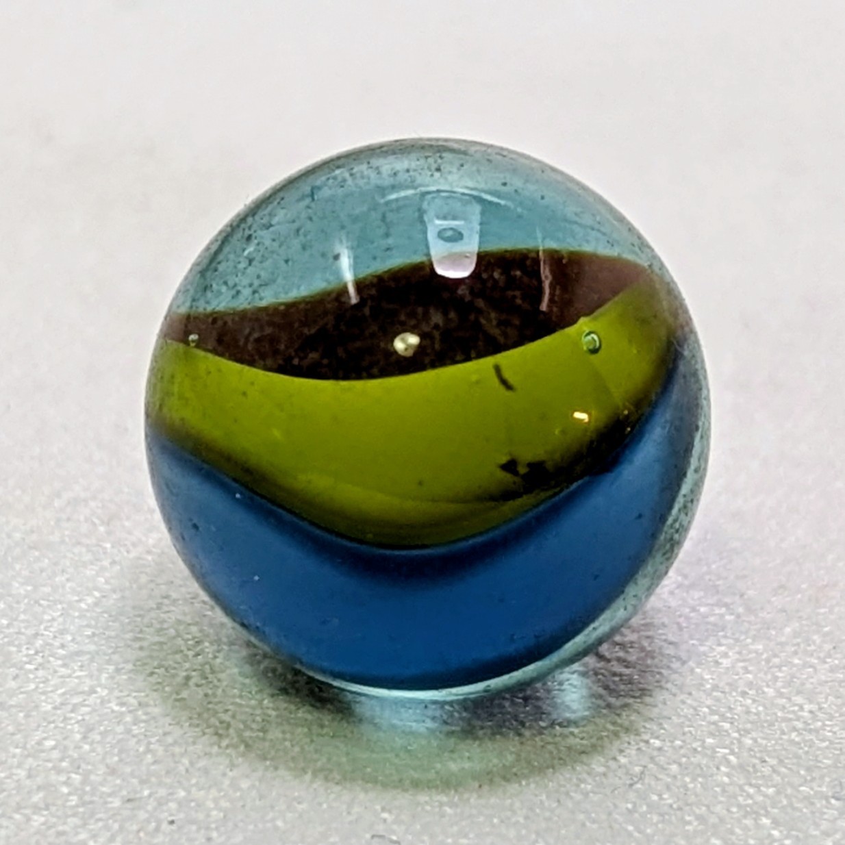 Vintage Hybrid Tri-Color Cat’s Eye Blue Base Glass Marble .62″ Wet Mint