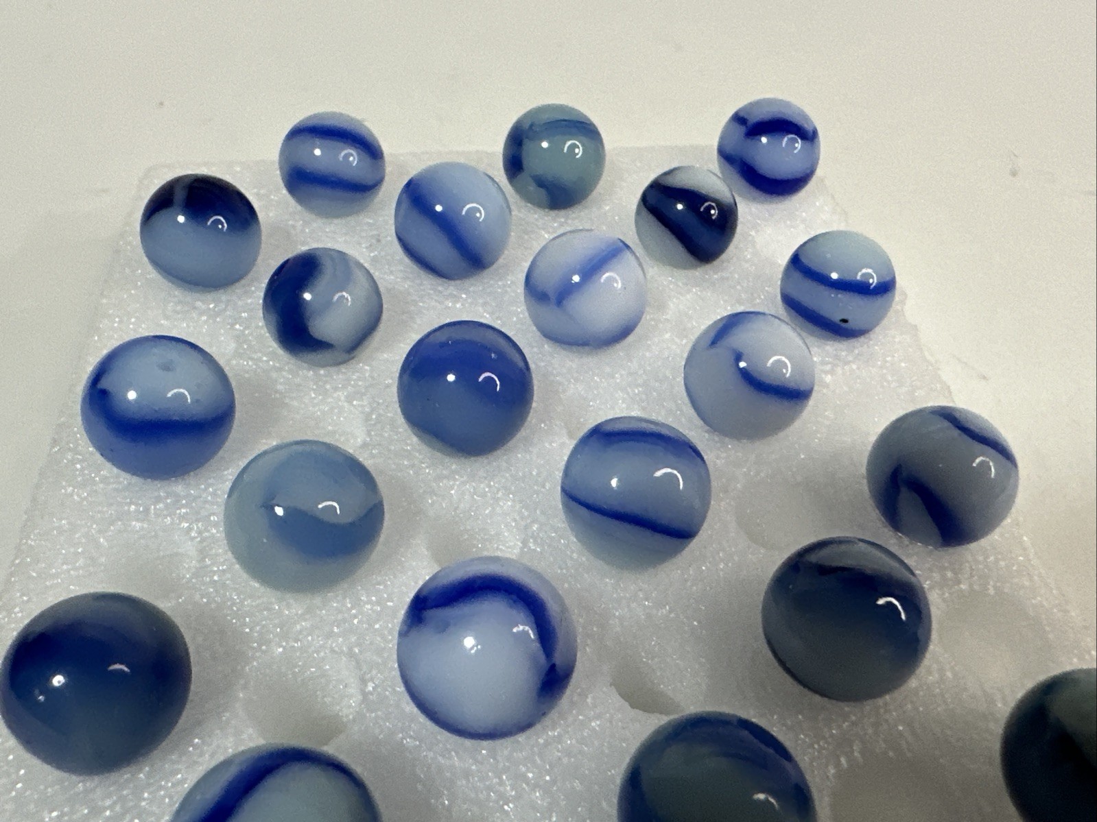 109 Lot Of 30 Vintage Peltier Rainbo Marbles!