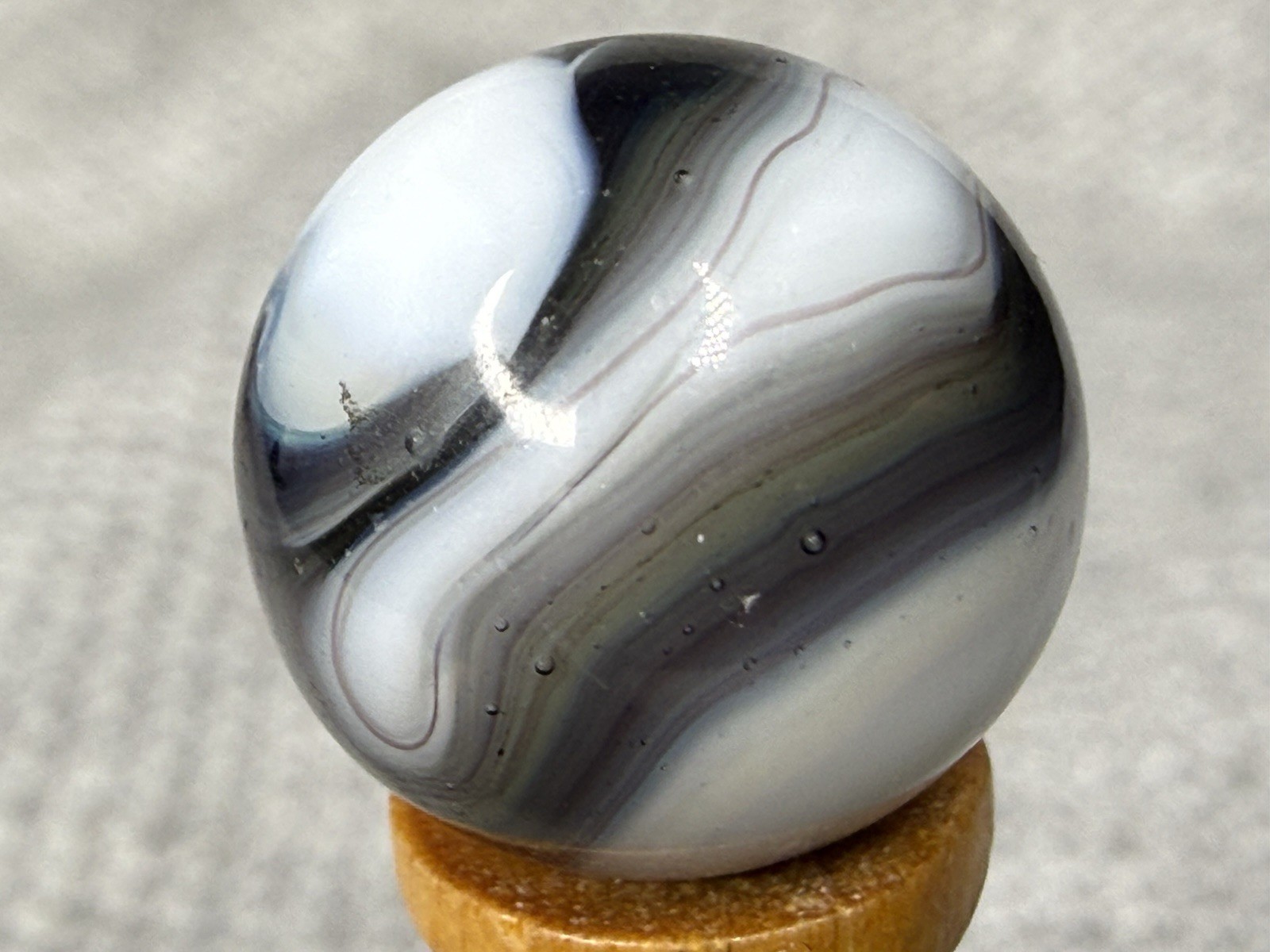 Alley Agate Co Oxblood Swirl Marble .61” NM(+)