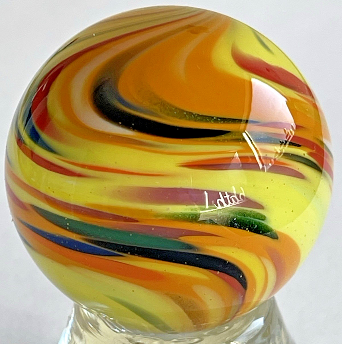 2015 RICK DAVIS MARBLE SIGNED HANDMADE GLASS ART 1.49″ ORANGE RED BLUE GREEN